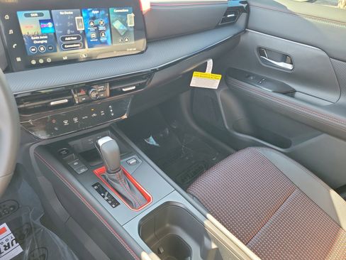 New 2026 Nissan Kicks SR image 34