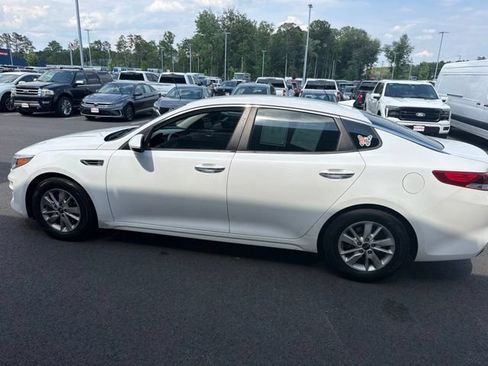 Used 2016 Kia Optima LX FWD image 10