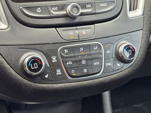 Used 2024 Chevrolet Malibu LT image 21