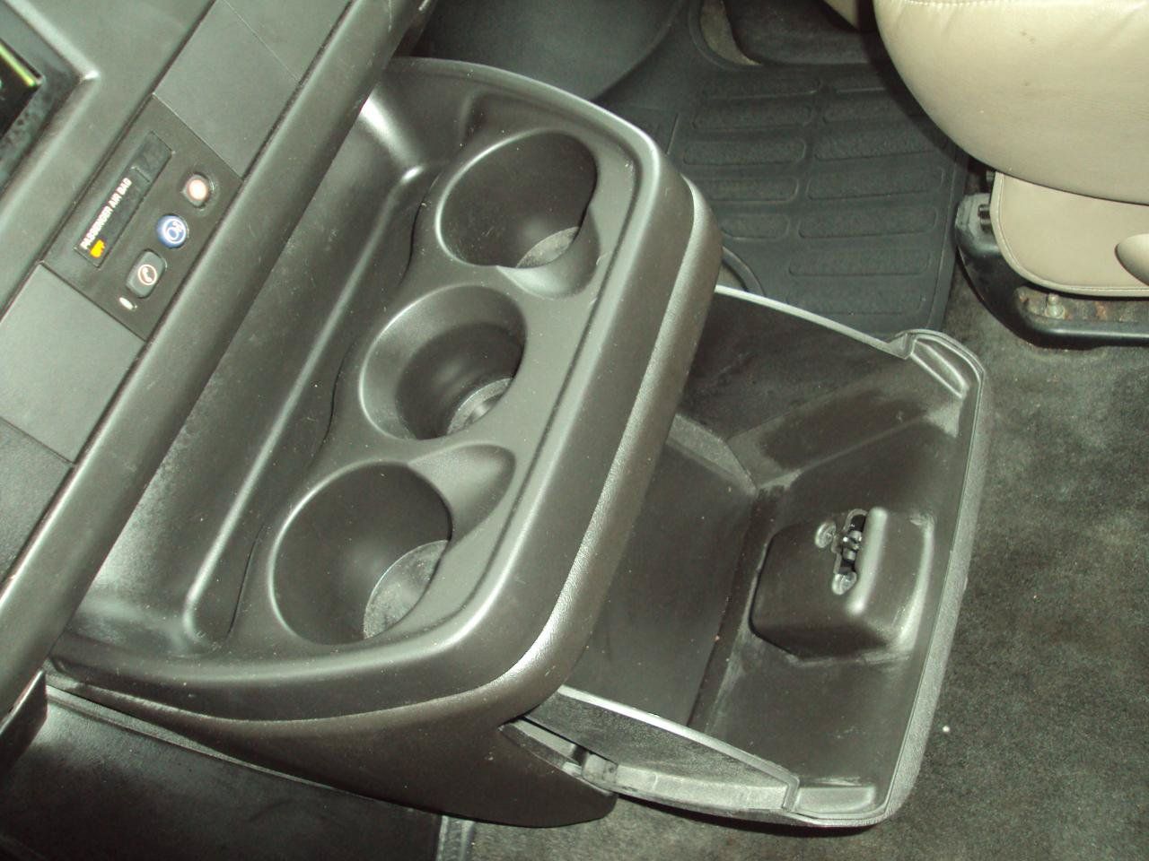 Used 2011 Chevrolet Express 1500 LT w/ LT Preferred Equipment Group AWD/4WD image 25