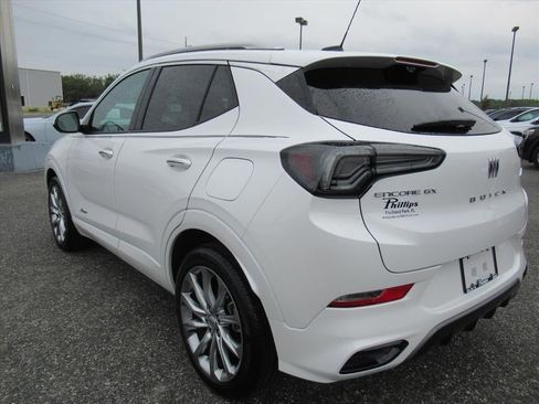 Used 2024 Buick Encore GX Avenir w/ Avenir Technology Package FWD image 5