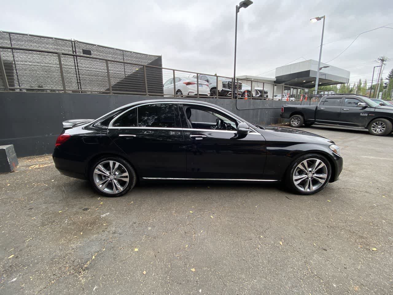 Used 2017 Mercedes-Benz C 300 Sedan image 7