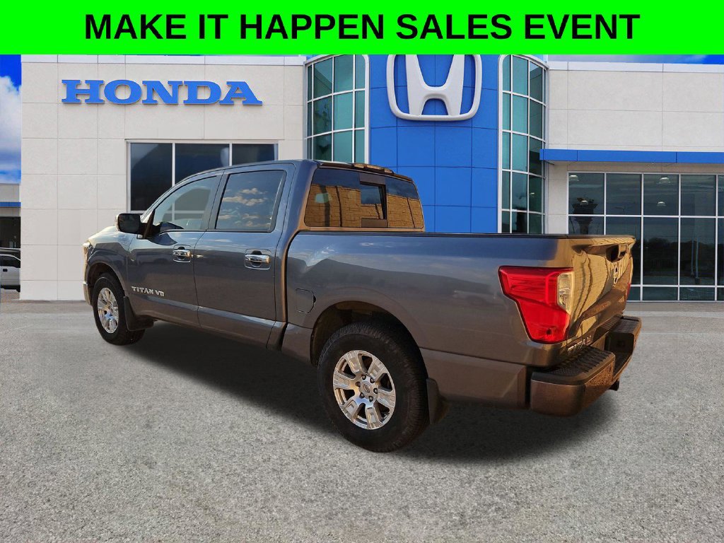 Used 2019 Nissan Titan SV w/ SV Convenience Package RWD image 17