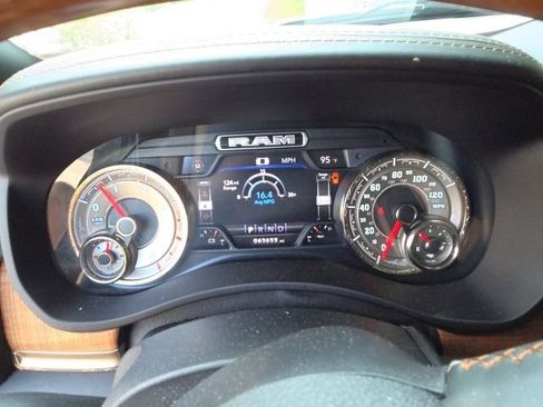 Used 2021 RAM 3500 Limited AWD/4WD image 16