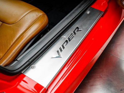 Used 2014 SRT Viper GTS w/ GTS Laguna Interior Package image 50