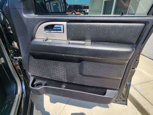 Used 2016 Ford Expedition XLT AWD/4WD image 17
