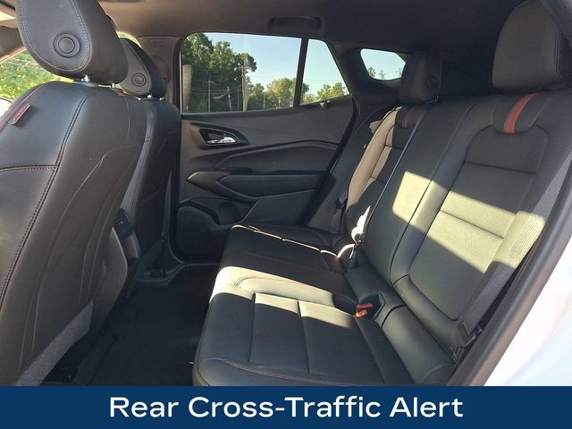 Used 2025 Chevrolet Trax RS w/ Sunroof Package FWD image 21