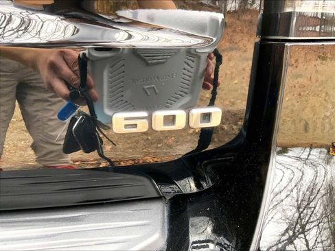 Used 2023 Cadillac Escalade Premium Luxury image 19