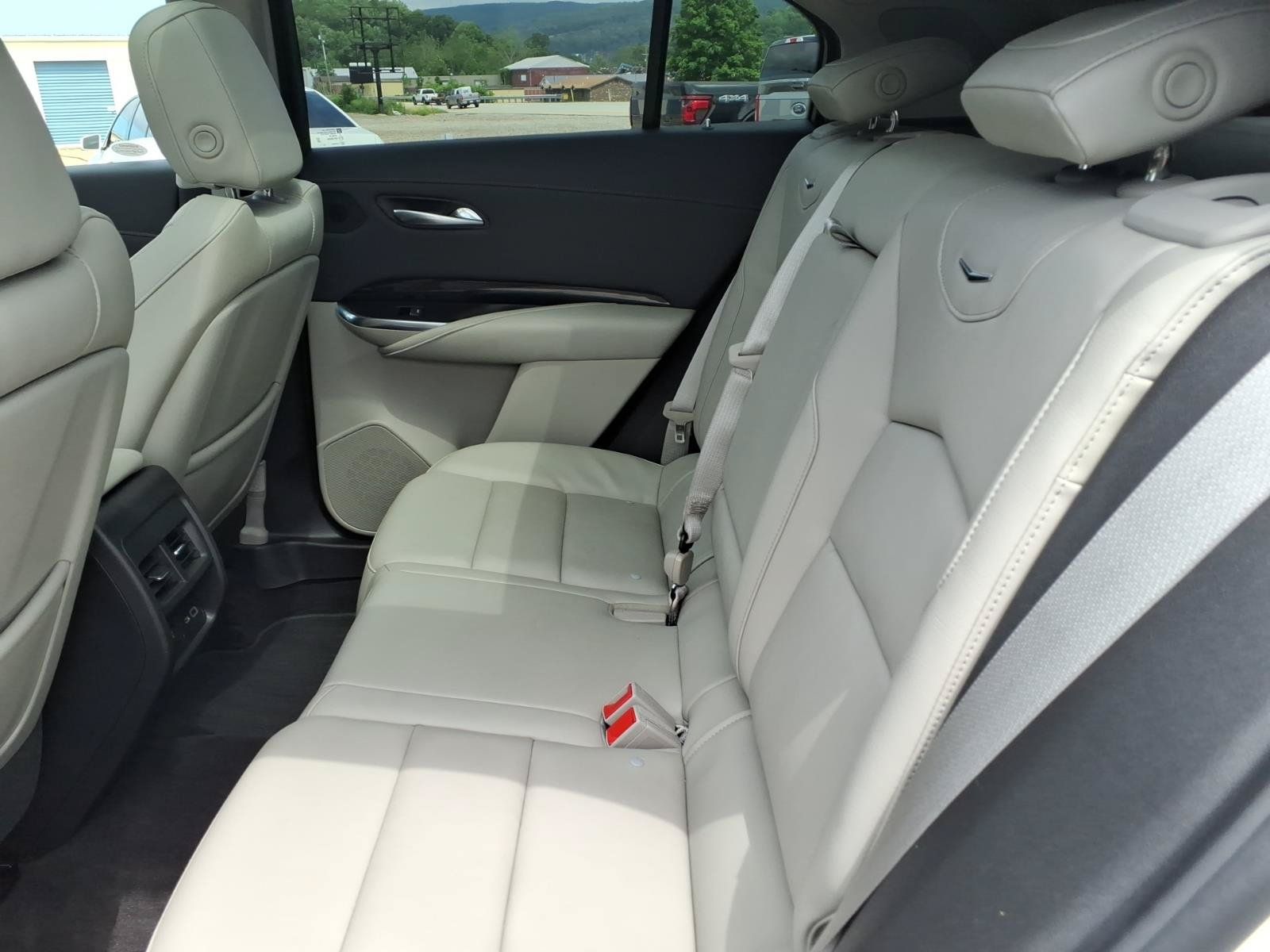 Used 2023 Cadillac XT4 Premium Luxury w/ Sun And Sound Package AWD/4WD image 7