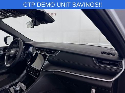 New 2025 Jeep Grand Cherokee Altitude image 28