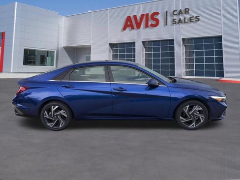 Used 2025 Hyundai Elantra SEL FWD image 5