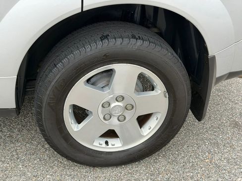 Used 2006 Saturn Vue 2WD V6 w/ Chrome Pkg image 24