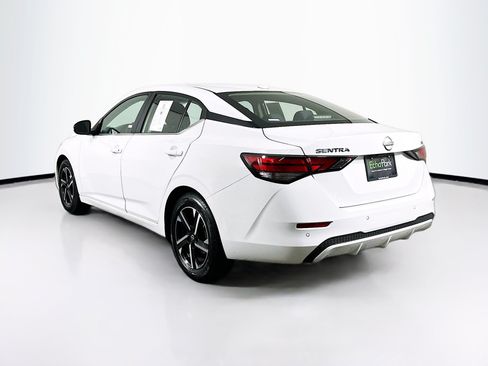 Used 2024 Nissan Sentra SV FWD image 5