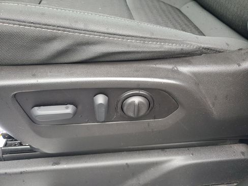 Used 2022 Chevrolet Silverado 2500 LT w/ Convenience Package image 14