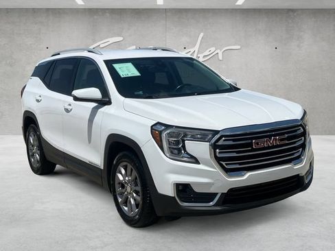 Used 2024 GMC Terrain SLT FWD image 2