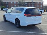 New 2026 Chrysler Pacifica Select image 3
