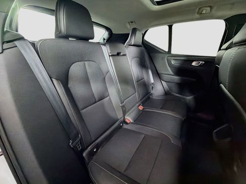 Used 2020 Volvo XC40 T4 Momentum w/ Protection Package Premier FWD image 26