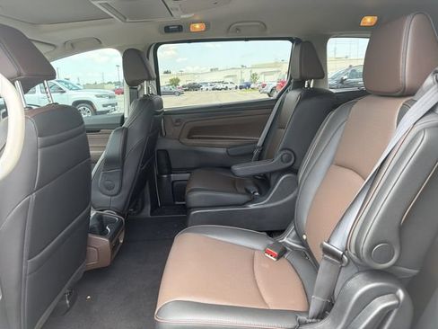 Used 2026 Honda Odyssey Elite image 12