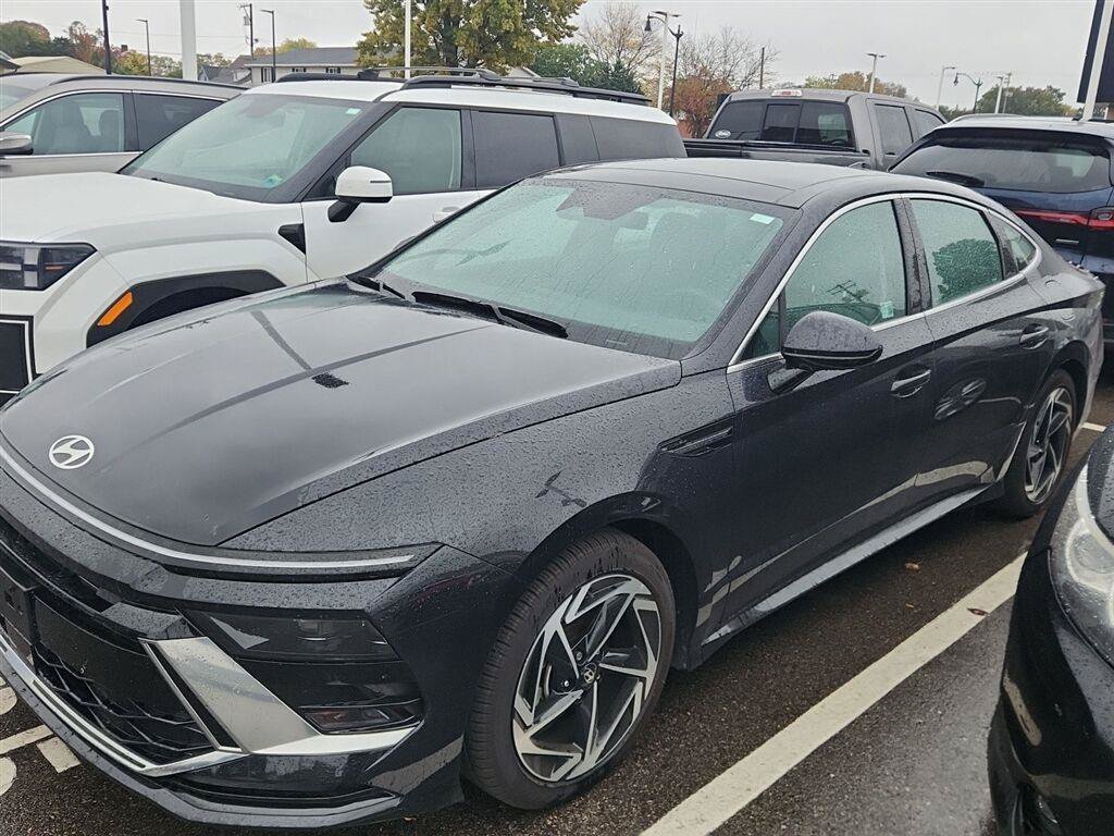Used 2025 Hyundai Sonata SEL FWD image 8