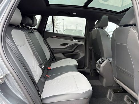 New 2026 Volkswagen Tiguan SE R-Line FWD image 17