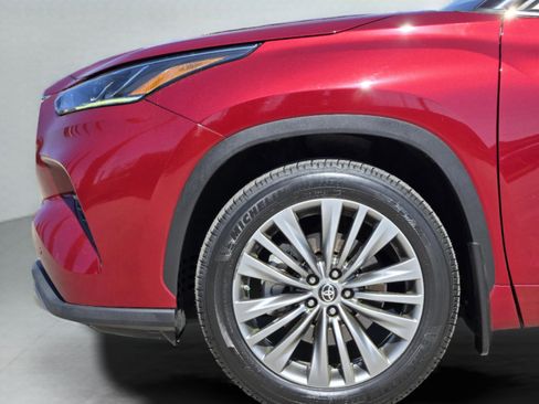 Used 2020 Toyota Highlander Platinum image 38