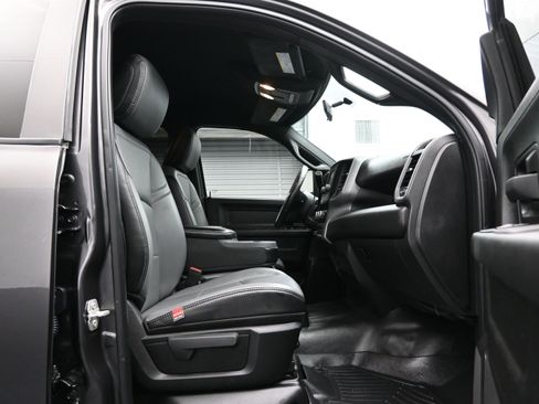 Used 2024 RAM 2500 Tradesman w/ Chrome Appearance Group AWD/4WD image 13
