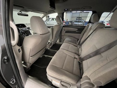 Used 2016 Honda Odyssey SE image 14