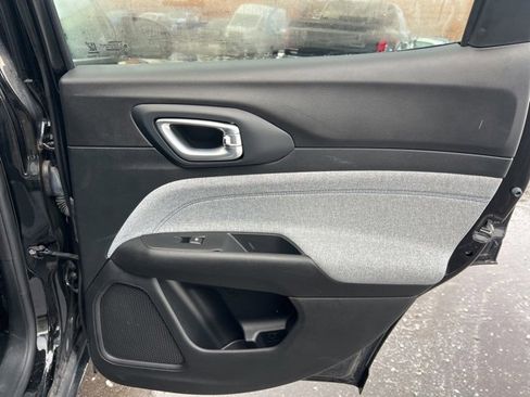 Used 2022 Jeep Compass Latitude w/ Convenience Group image 12