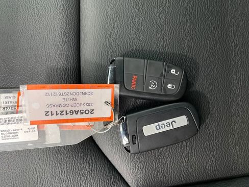 New 2025 Jeep Compass Limited w/ Sun & Sound Group image 19