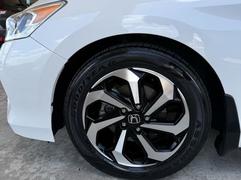 Used 2016 Honda Accord EX-L image 32
