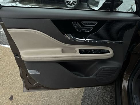 Used 2022 Lincoln Corsair FWD w/ Equipment Group 101A image 22