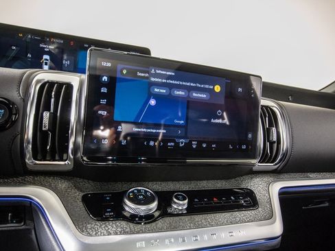 Used 2025 Ford Expedition Tremor image 25