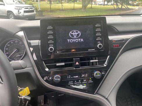 Used 2023 Toyota Camry SE image 23