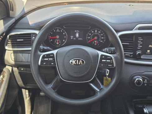 Used 2020 Kia Sorento FWD V6 image 14