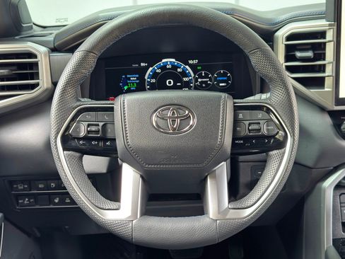 Used 2024 Toyota Sequoia Platinum AWD/4WD image 22