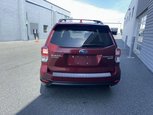 Used 2017 Subaru Forester 2.5i Premium w/ All-Weather Package image 4