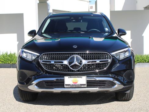 Used 2025 Mercedes-Benz GLC 350e 4MATIC image 2