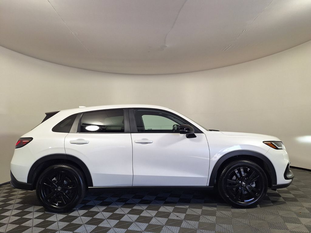 Used 2026 Honda HR-V Sport image 4