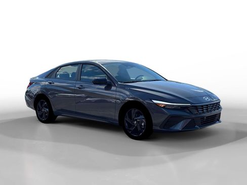 New 2026 Hyundai Elantra Sport image 10