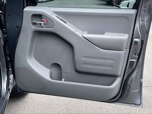 Used 2019 Nissan Frontier SV image 24