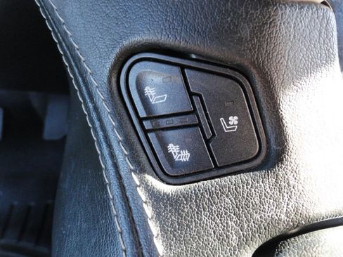 Used 2018 GMC Yukon Denali image 26