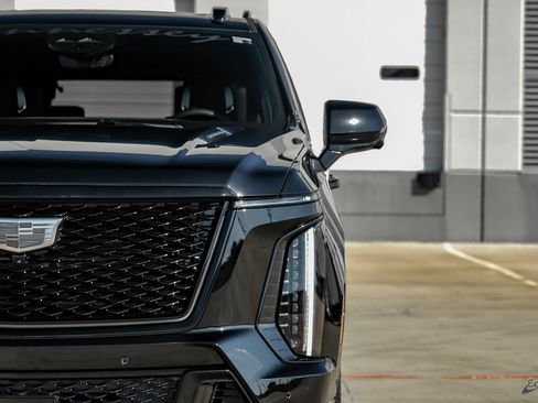 Used 2025 Cadillac Escalade V image 26