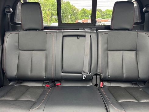 Used 2023 Nissan Titan PRO-4X w/ Pro-4x Convenience Package AWD/4WD image 13