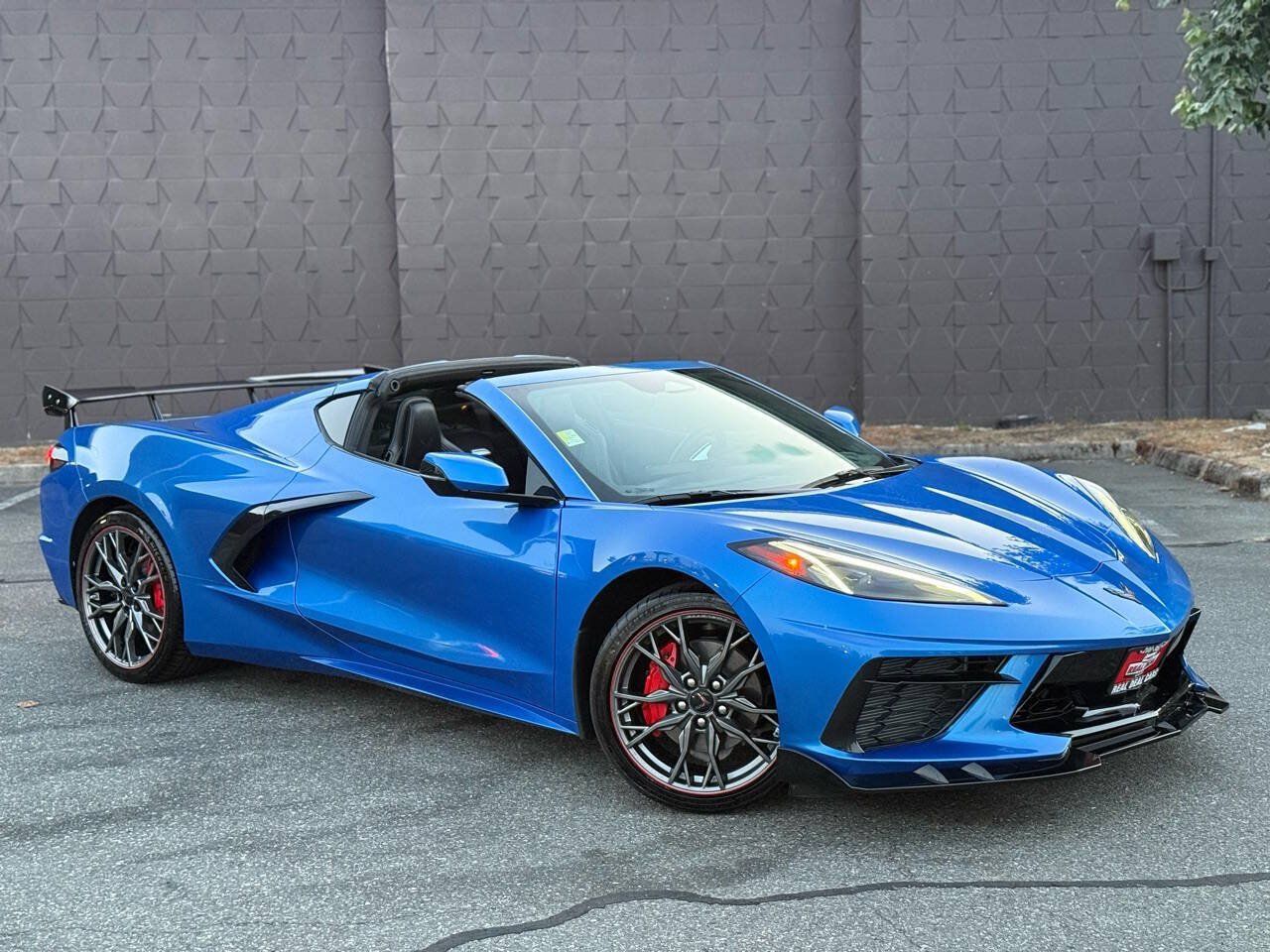 Used 2025 Chevrolet Corvette Stingray Coupe w/ Battery Protection Package RWD image 2