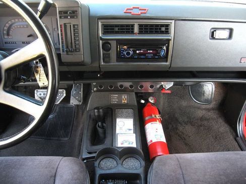 Used 1991 Chevrolet S10 Pickup 4WD 2-Door image 33