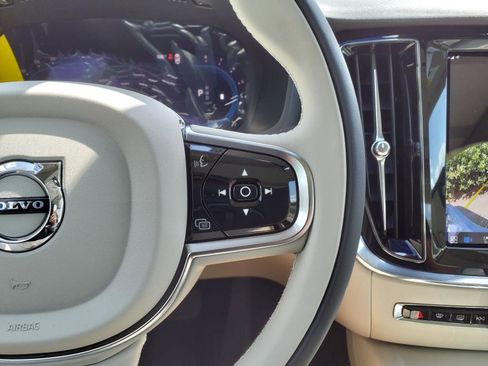 New 2024 Volvo S60 B5 Plus w/ Climate Package image 18