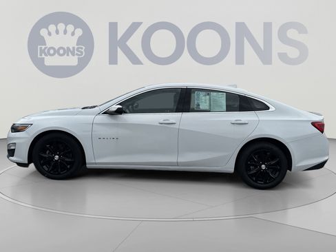Used 2024 Chevrolet Malibu LT FWD image 2