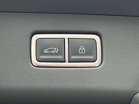 Certified 2024 Kia EV9 Light image 13