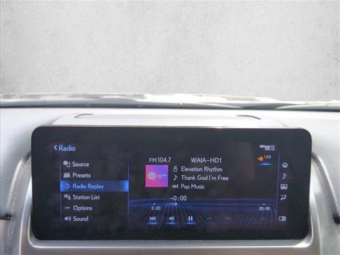 Used 2022 Lexus GX 460 Premium w/ Accessory Package AWD/4WD image 11