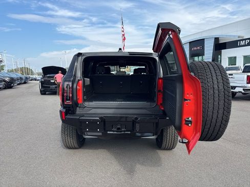 New 2026 GMC Hummer EV SUV image 30